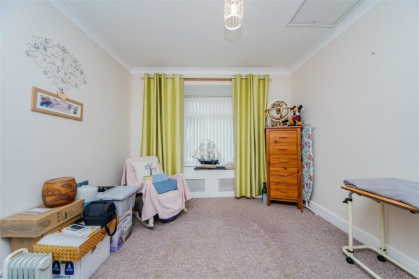 Coldbrook Road East, Barry