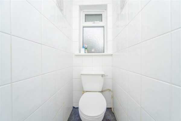 Slade Road, Barry