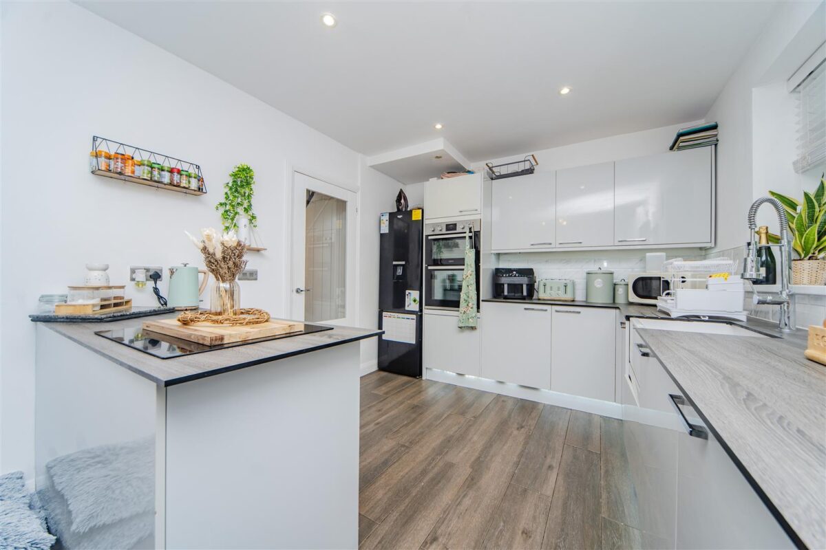 Aneurin Road, Barry