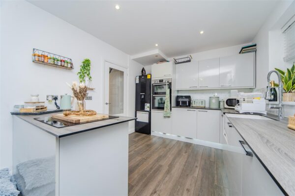 Aneurin Road, Barry