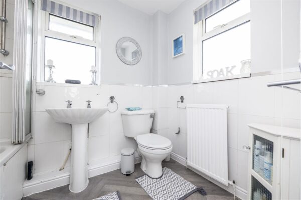 Whitewell Road, Barry