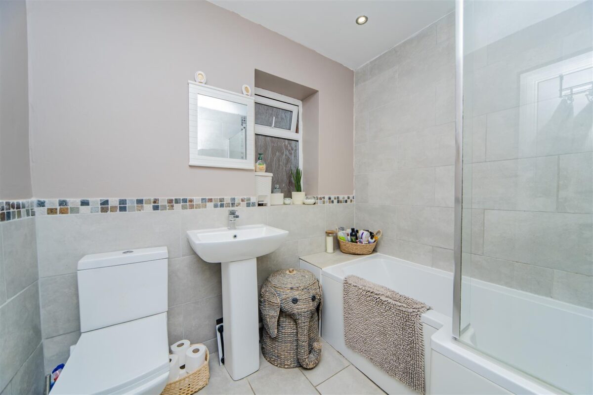 Aneurin Road, Barry