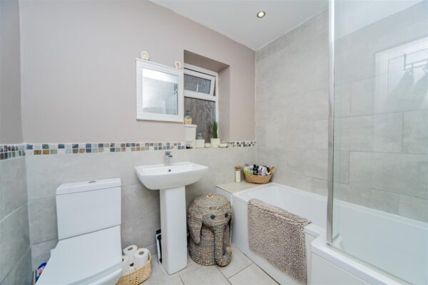 Aneurin Road, Barry