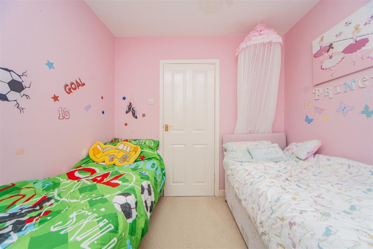 Slade Road, Barry