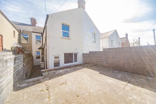 Broad Street, Barry