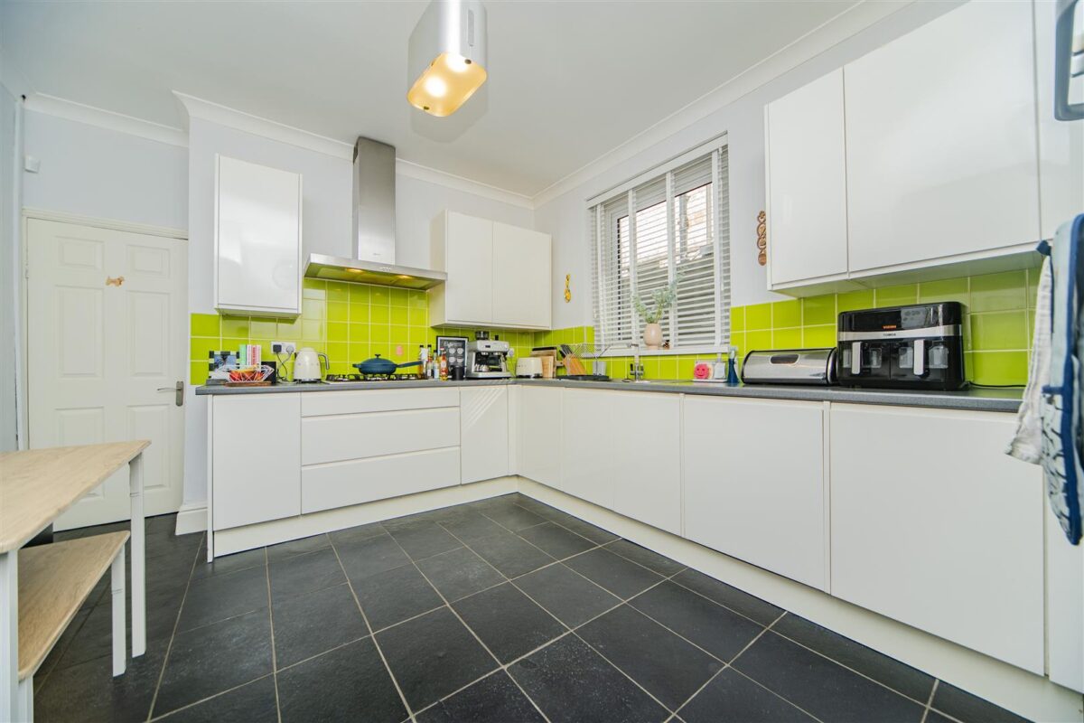 Gladstone Road, Barry