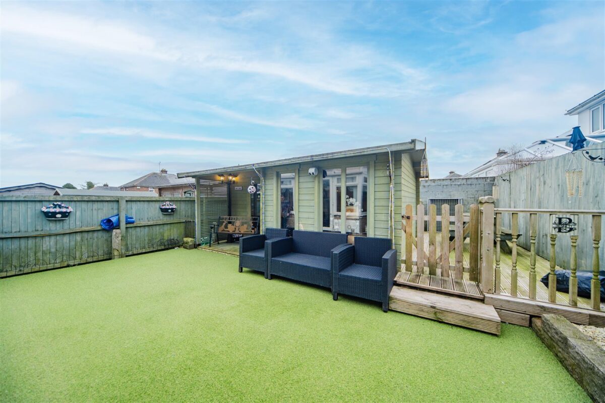Meggitt Road, Barry