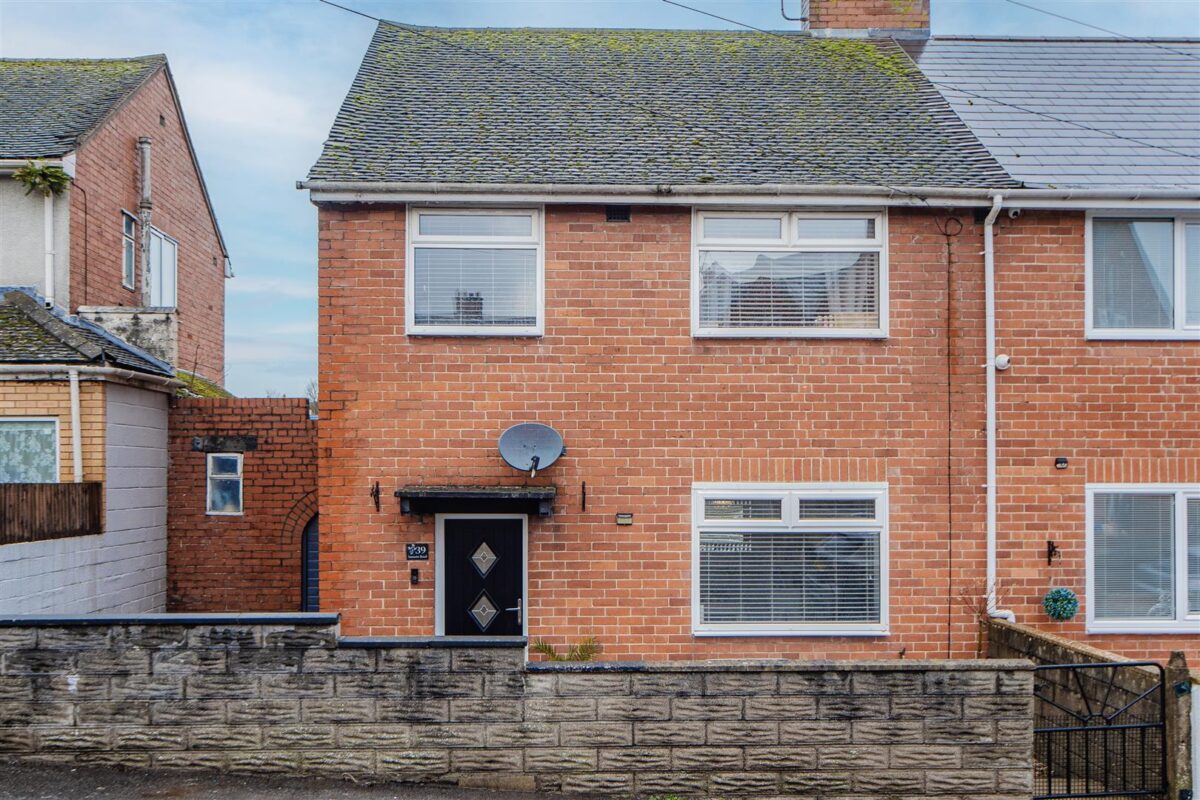 Aneurin Road, Barry