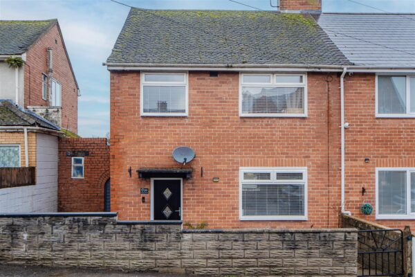 Aneurin Road, Barry