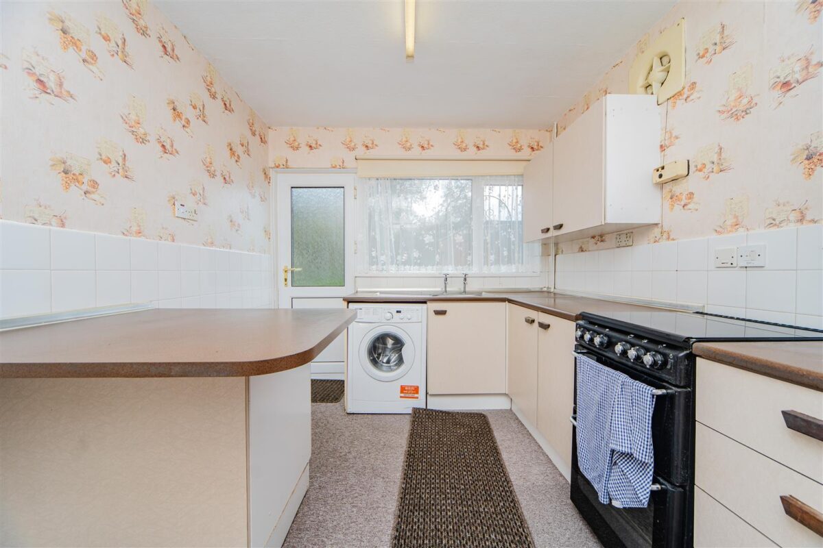Slade Road, Barry