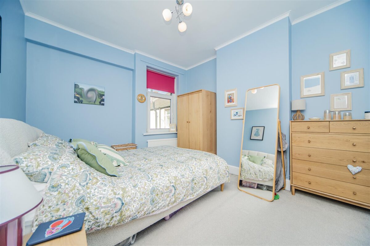 Gladstone Road, Barry