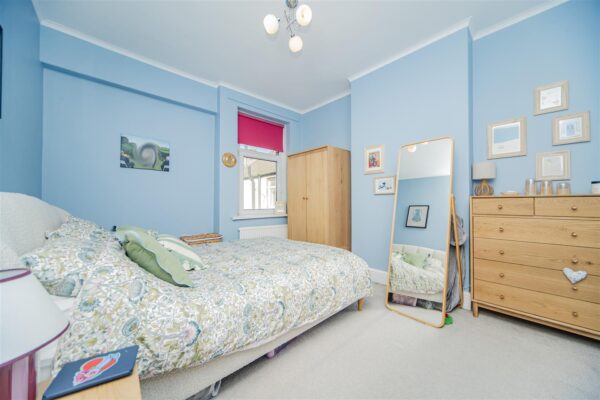 Gladstone Road, Barry
