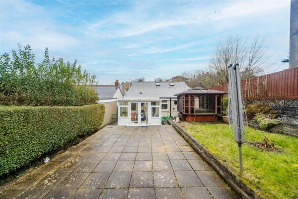 Coldbrook Road East, Barry