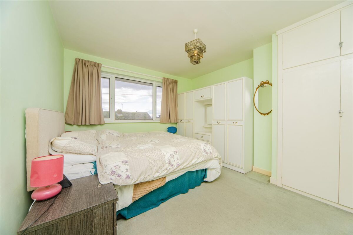 Slade Road, Barry