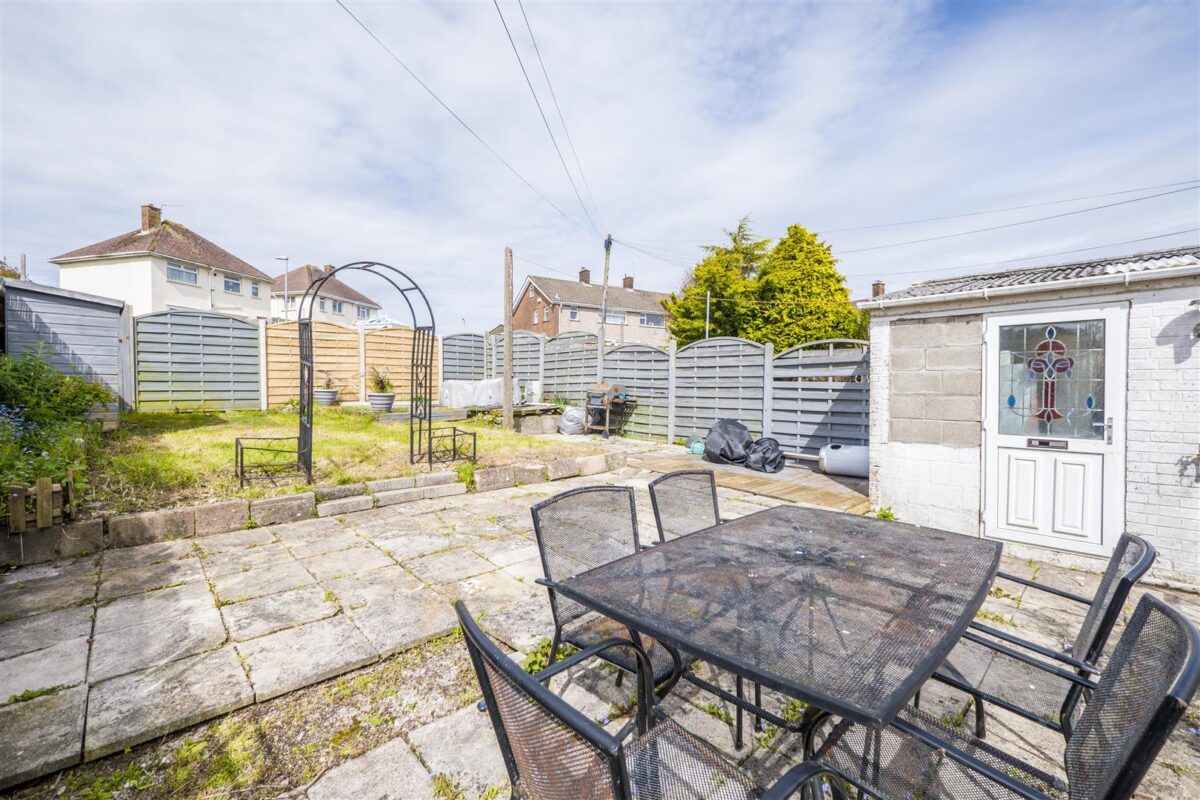 Whitewell Road, Barry