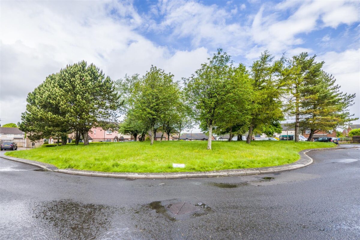 Enfield Drive, Barry