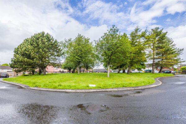 Enfield Drive, Barry