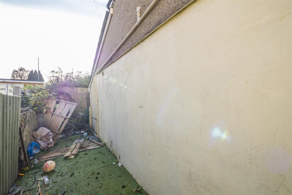 Holmes Street, Barry