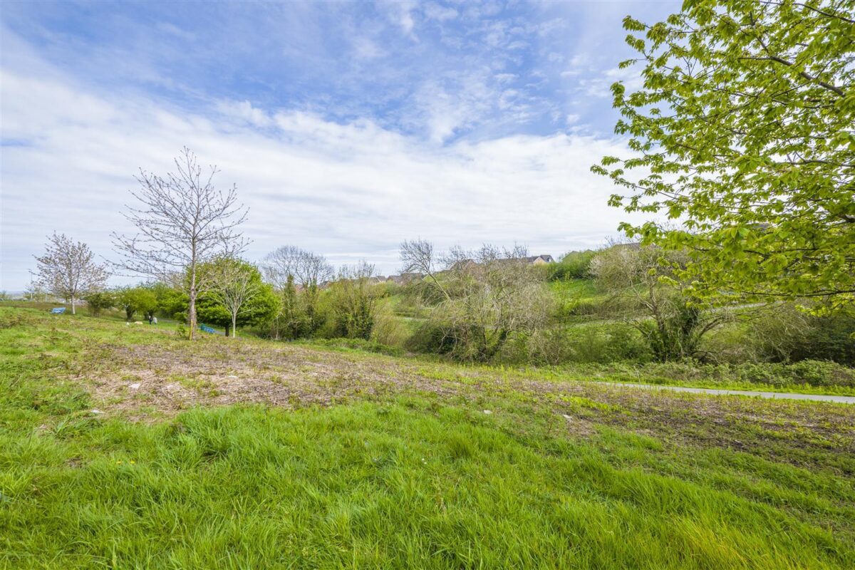 Whitewell Road, Barry