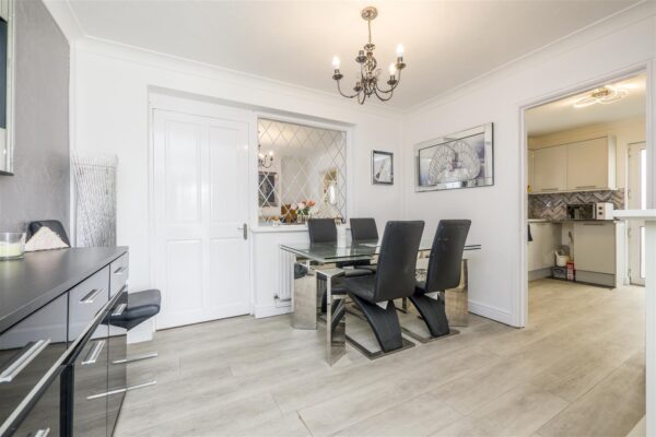 Whitewell Road, Barry