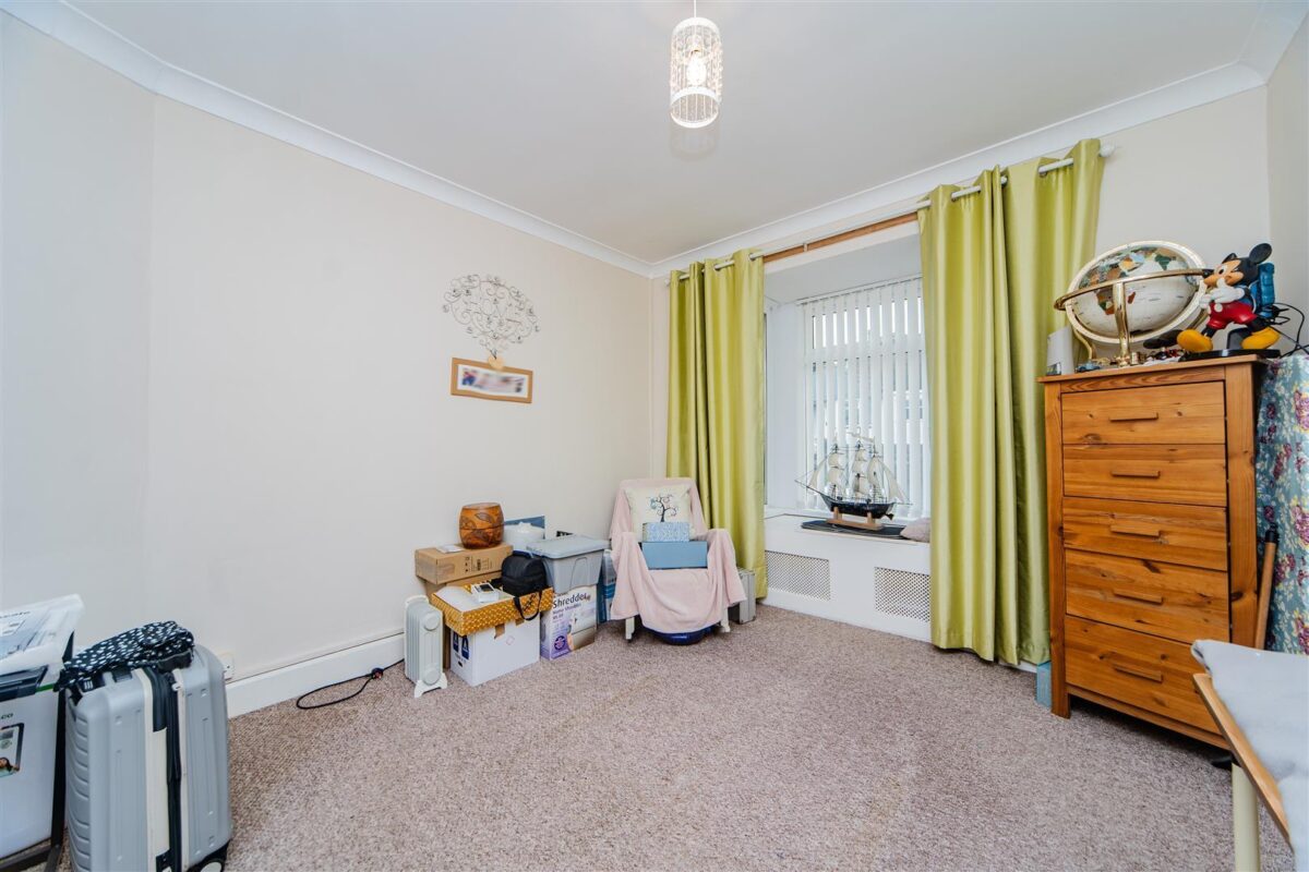 Coldbrook Road East, Barry