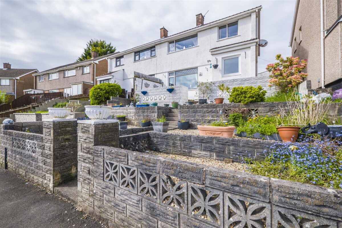 Whitewell Road, Barry
