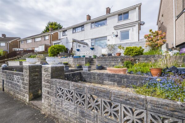 Whitewell Road, Barry