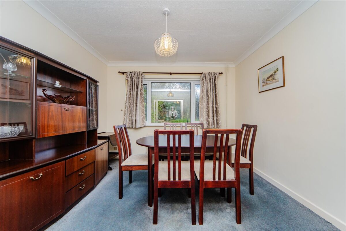 Slade Road, Barry