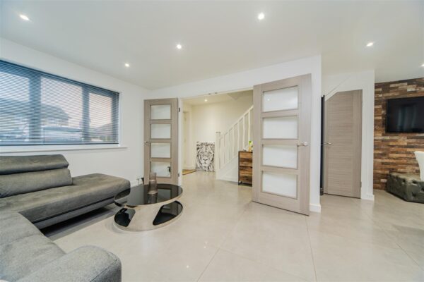 Woodham Park, Barry