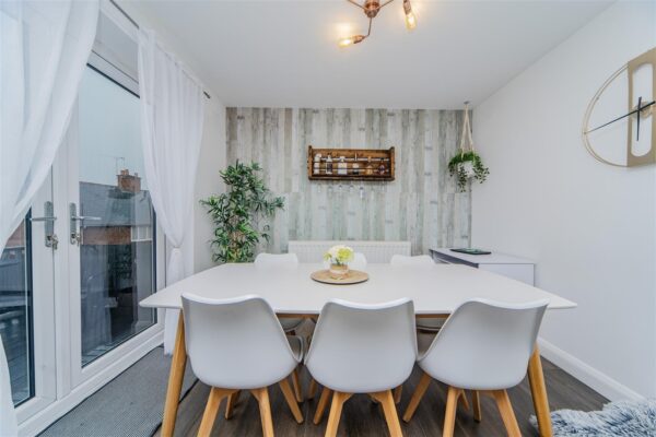 Aneurin Road, Barry