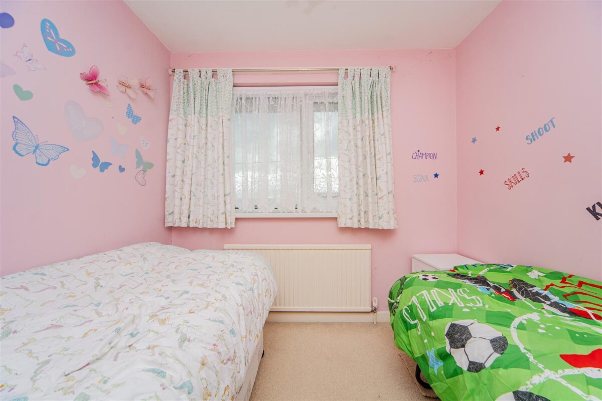 Slade Road, Barry