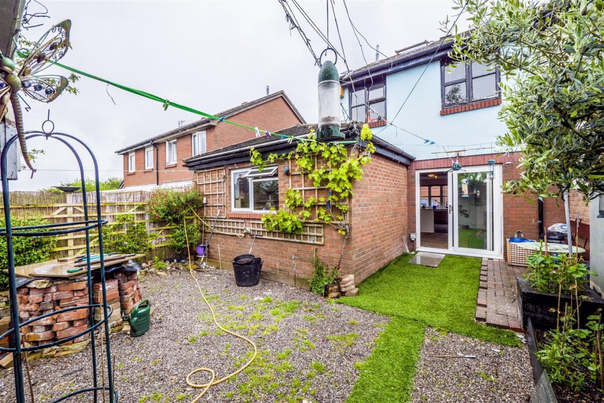 Enfield Drive, Barry