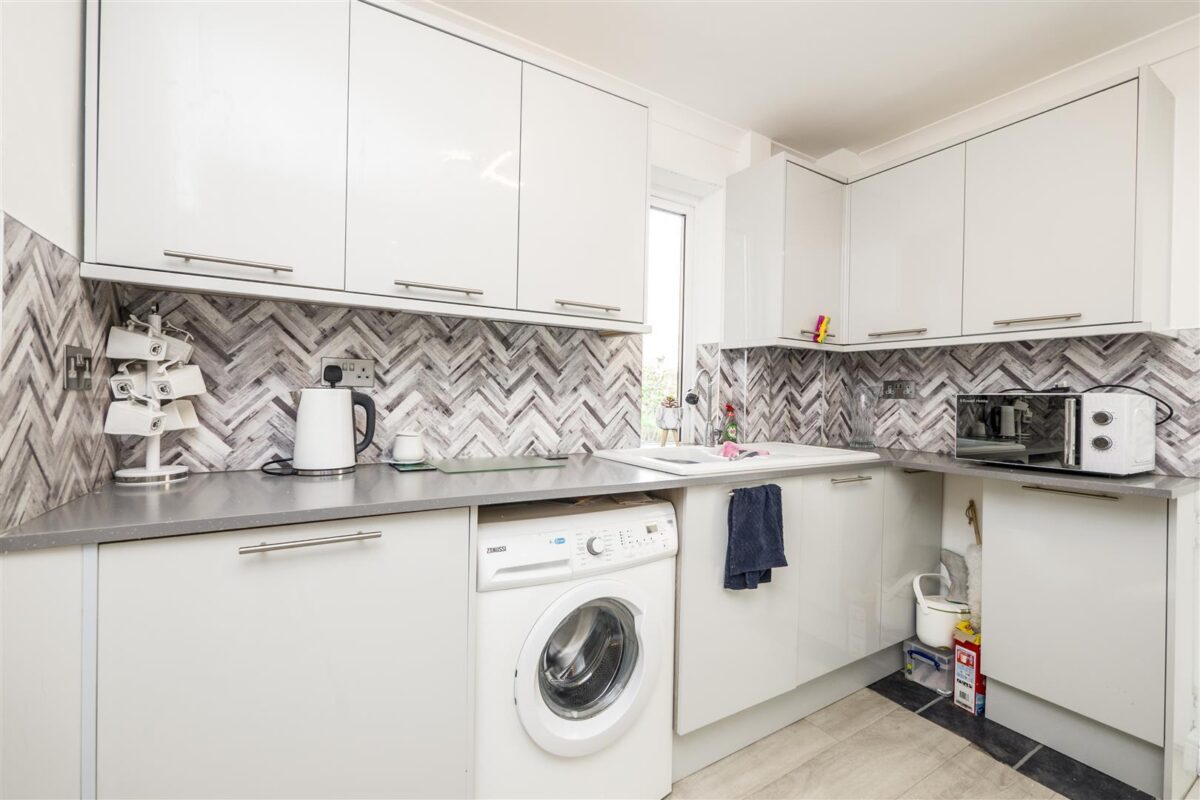 Whitewell Road, Barry