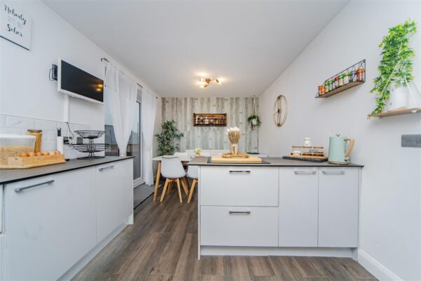 Aneurin Road, Barry