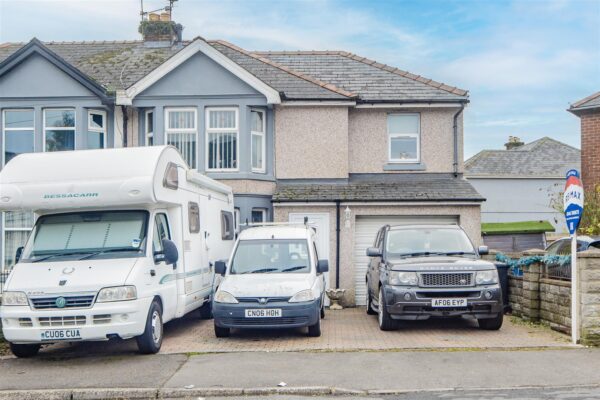 Meggitt Road, Barry