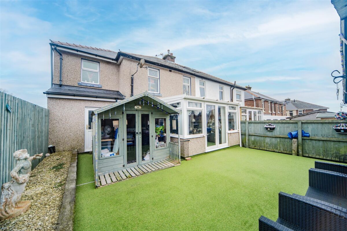 Meggitt Road, Barry