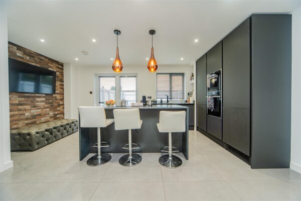 Woodham Park, Barry