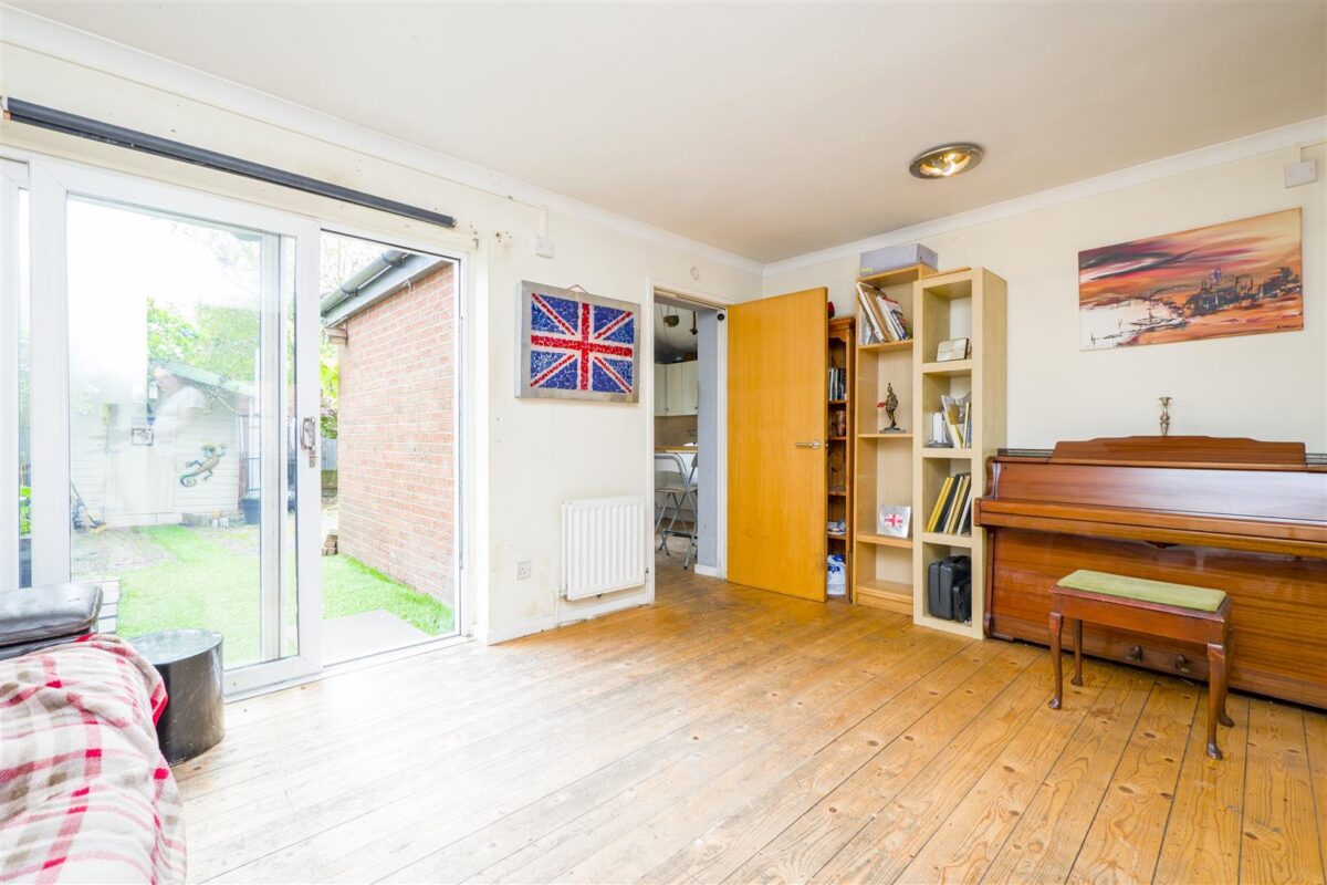 Enfield Drive, Barry