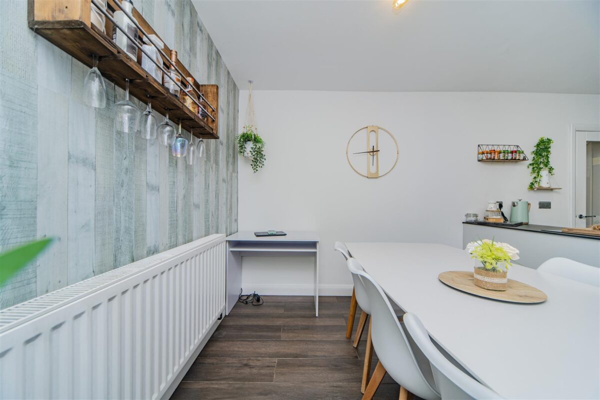 Aneurin Road, Barry