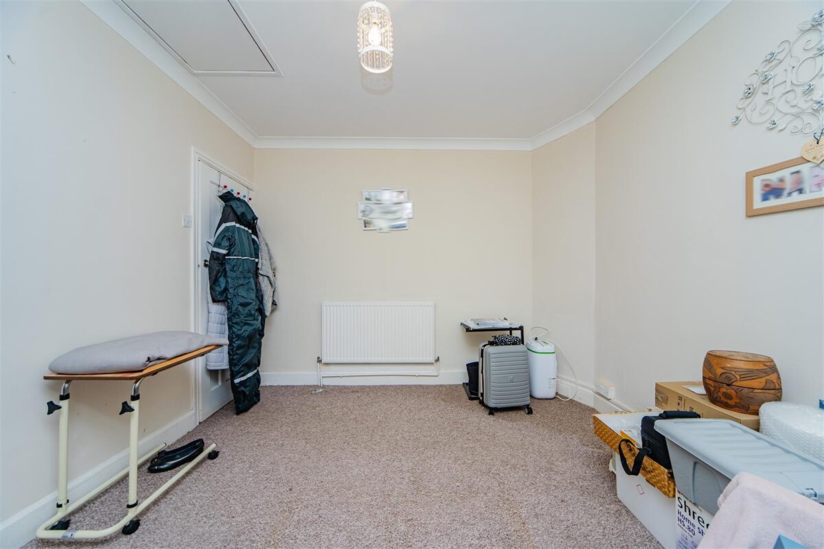 Coldbrook Road East, Barry