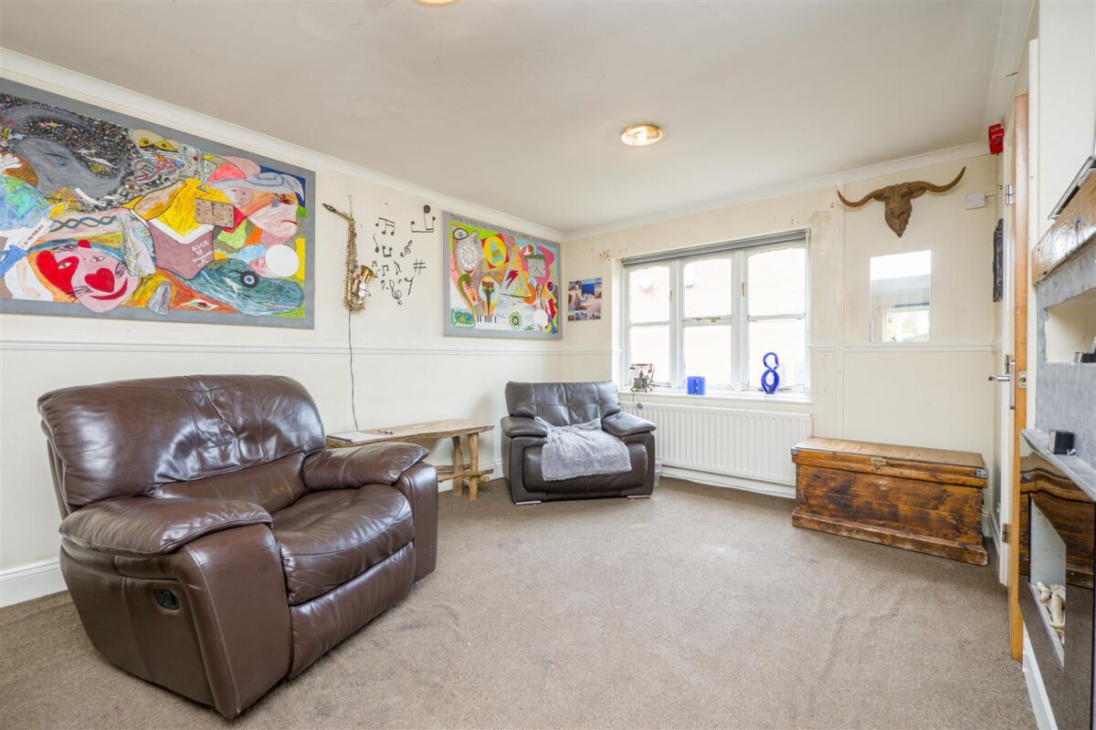Enfield Drive, Barry