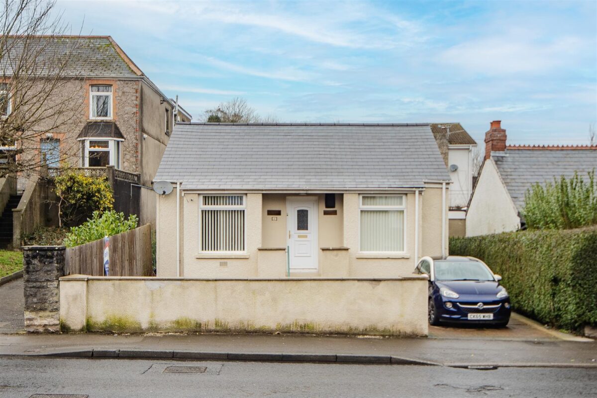 Coldbrook Road East, Barry
