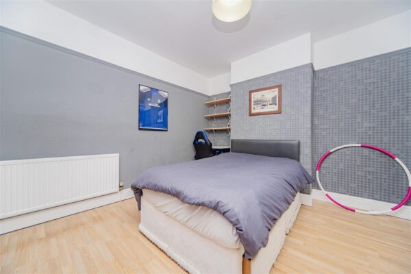 Gladstone Road, Barry