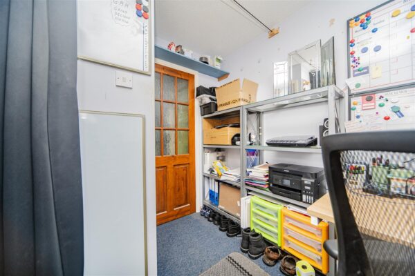 Blyth Close, Barry