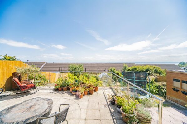 Tordoff Way, Barry
