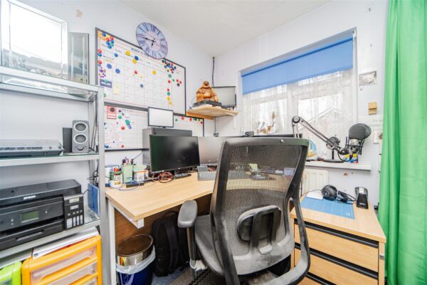 Blyth Close, Barry