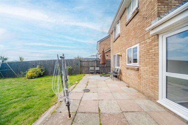 Blyth Close, Barry