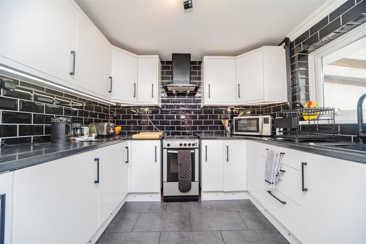 St. Peters Close, Llanharan, Pontyclun