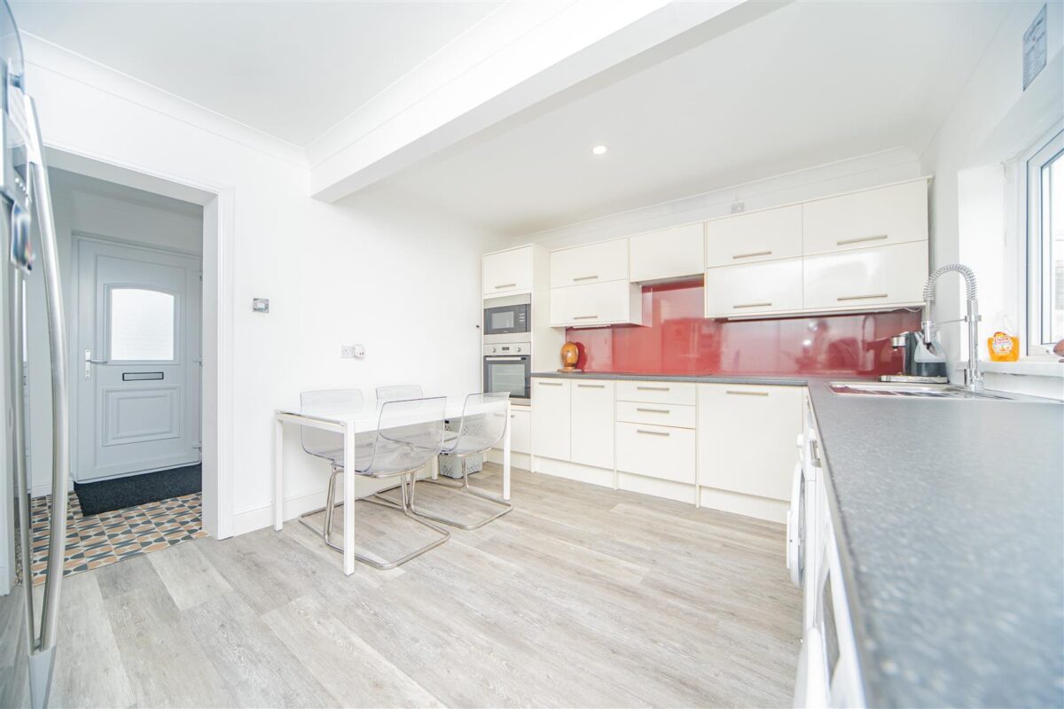 5 Claude Road, Barry CF62 7JE