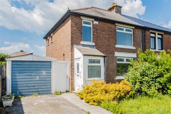 Winston Road, Barry